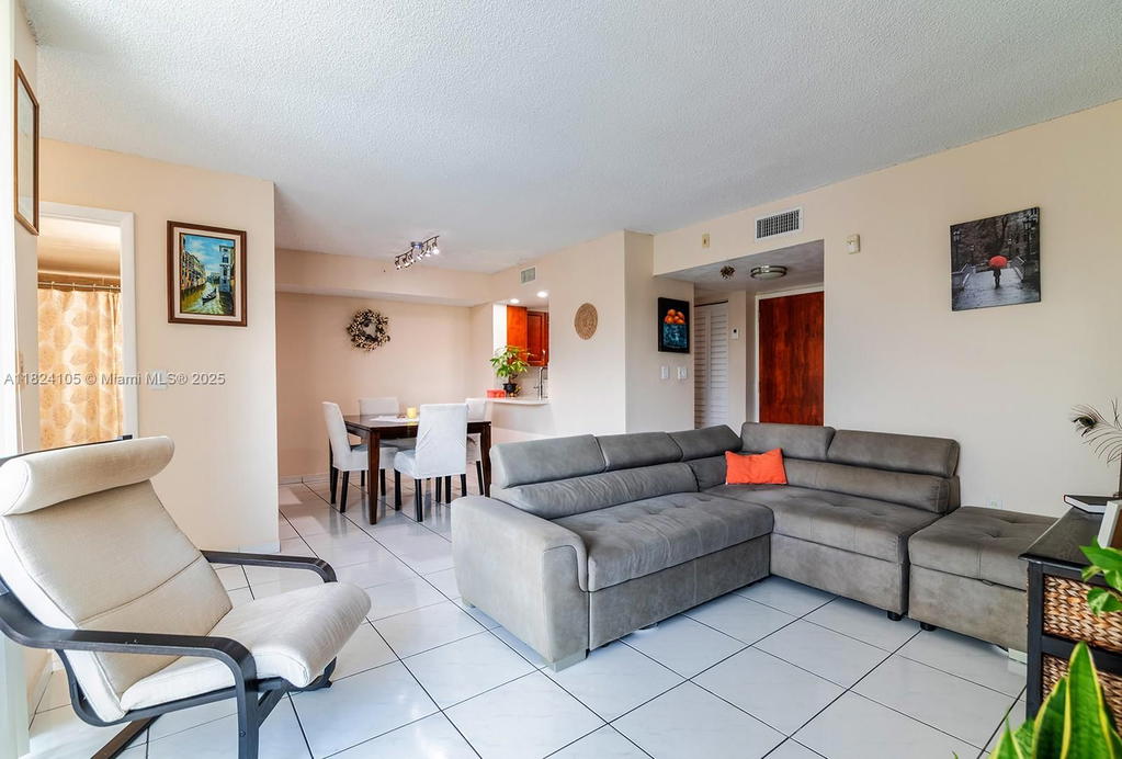 Real estate property located at 2075 122nd Ave #306, Miami-dade, International Towers Condo, Miami, FL