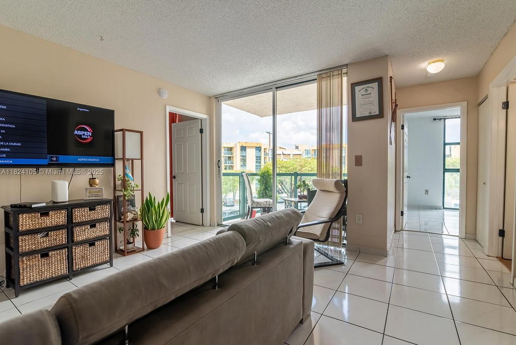 Real estate property located at 2075 122nd Ave #306, Miami-dade, International Towers Condo, Miami, FL