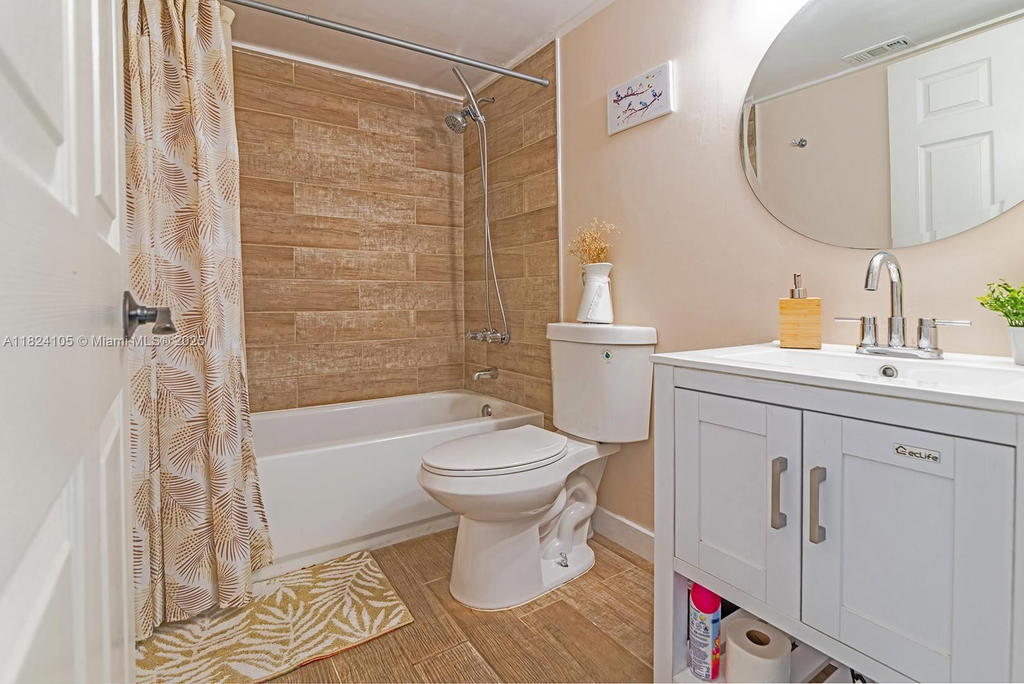 Real estate property located at 2075 122nd Ave #306, Miami-dade, International Towers Condo, Miami, FL