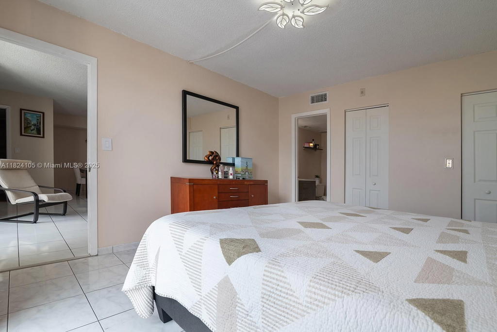 Real estate property located at 2075 122nd Ave #306, Miami-dade, International Towers Condo, Miami, FL