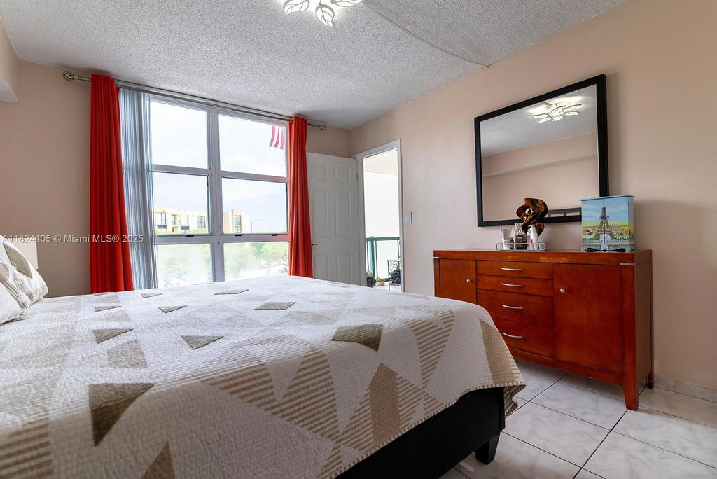 Real estate property located at 2075 122nd Ave #306, Miami-dade, International Towers Condo, Miami, FL