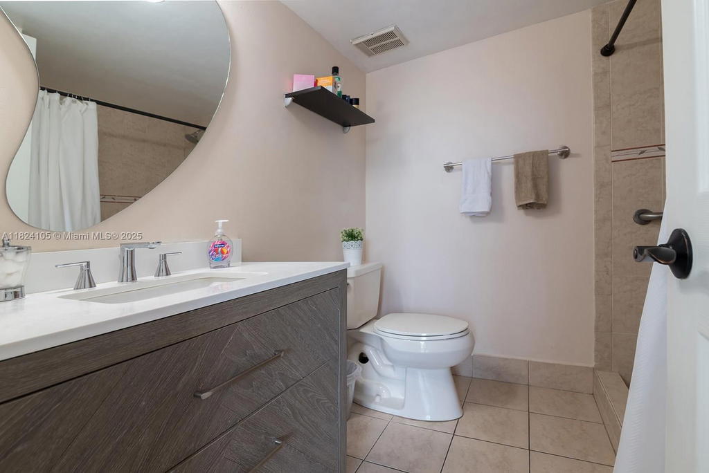 Real estate property located at 2075 122nd Ave #306, Miami-dade, International Towers Condo, Miami, FL
