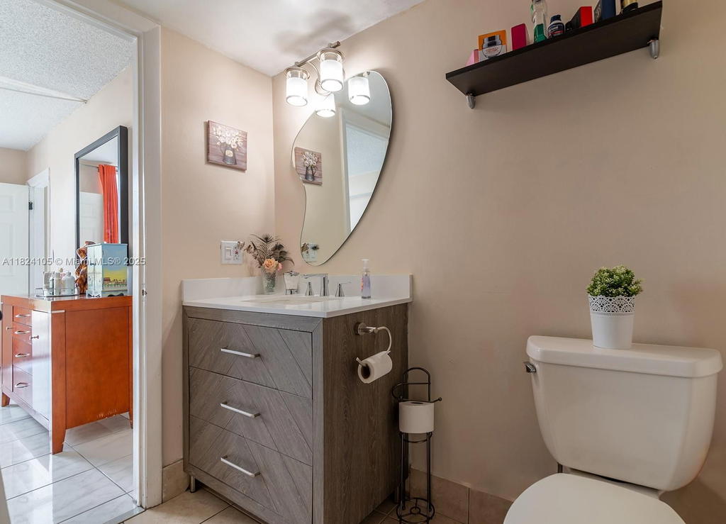 Real estate property located at 2075 122nd Ave #306, Miami-dade, International Towers Condo, Miami, FL