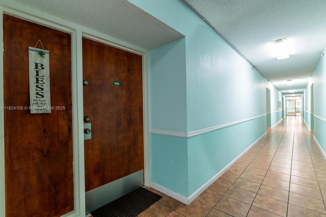 Real estate property located at 2075 122nd Ave #306, Miami-dade, International Towers Condo, Miami, FL