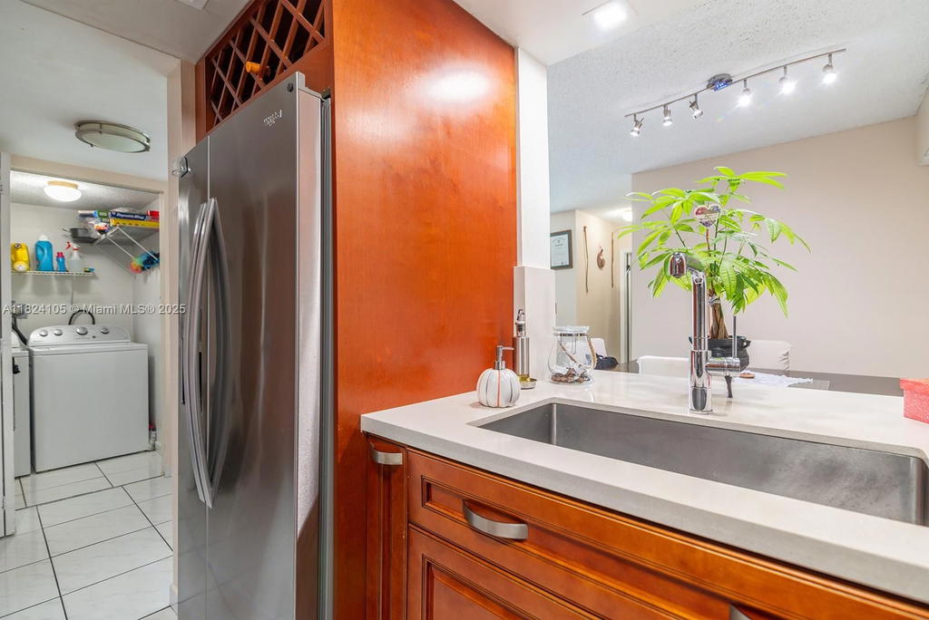 Real estate property located at 2075 122nd Ave #306, Miami-dade, International Towers Condo, Miami, FL