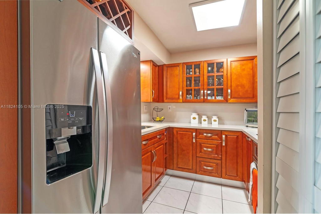 Real estate property located at 2075 122nd Ave #306, Miami-dade, International Towers Condo, Miami, FL