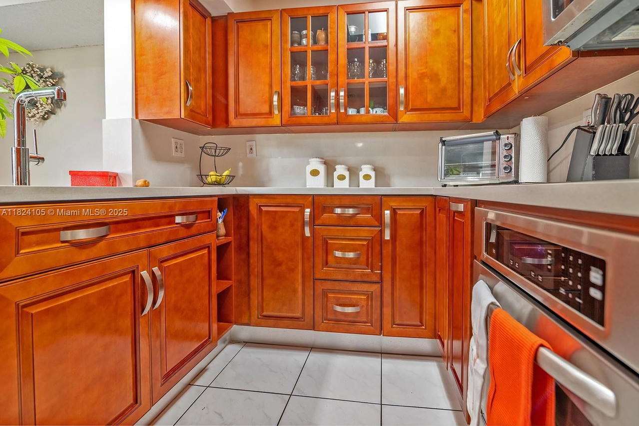 Real estate property located at 2075 122nd Ave #306, Miami-dade, International Towers Condo, Miami, FL