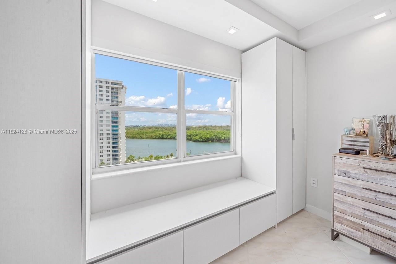 Real estate property located at 400 Kings Point Dr #1222, Miami-dade, Coastal Towers Condo, Sunny Isles Beach, FL