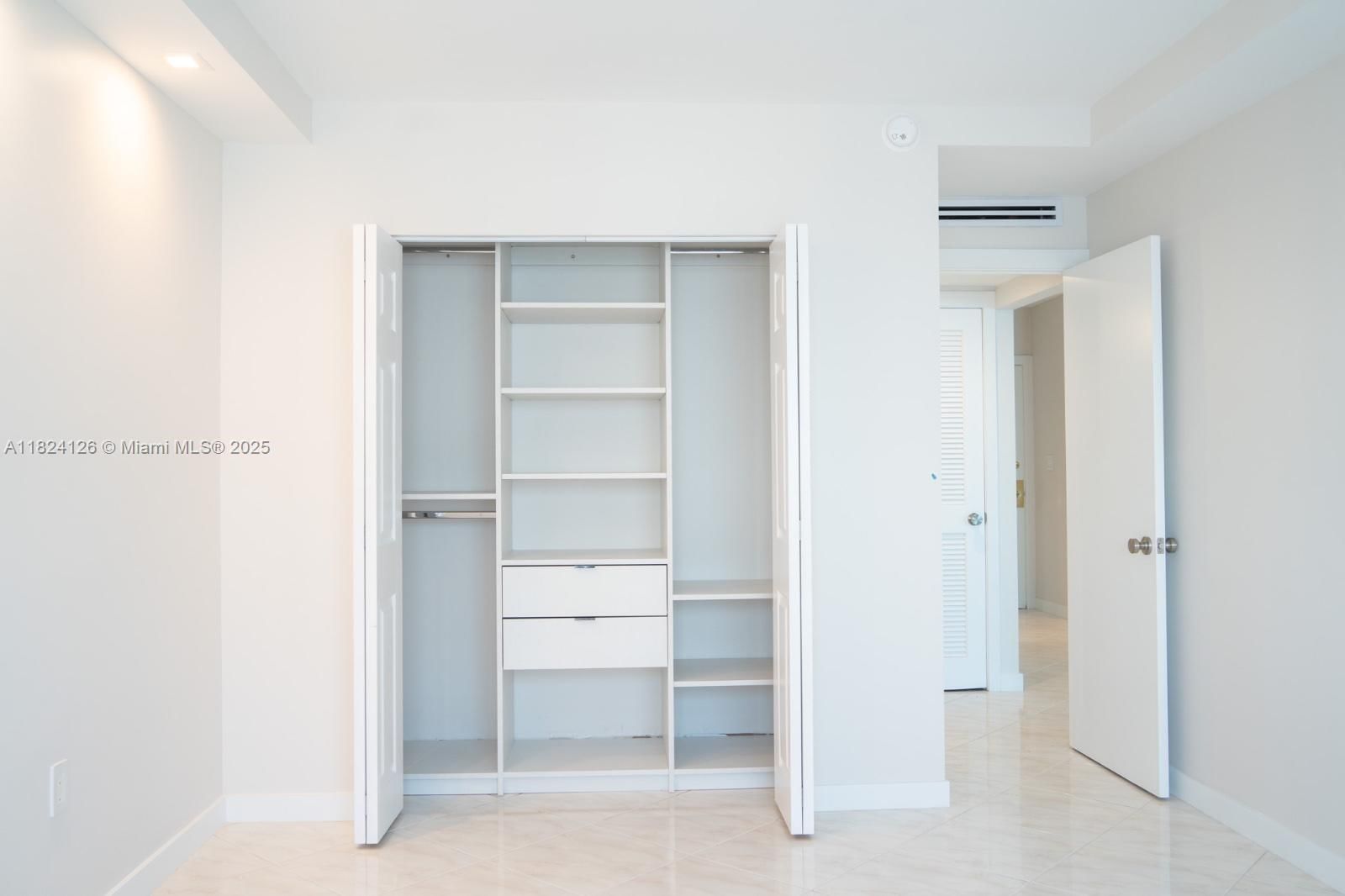 Real estate property located at 400 Kings Point Dr #1222, Miami-dade, Coastal Towers Condo, Sunny Isles Beach, FL