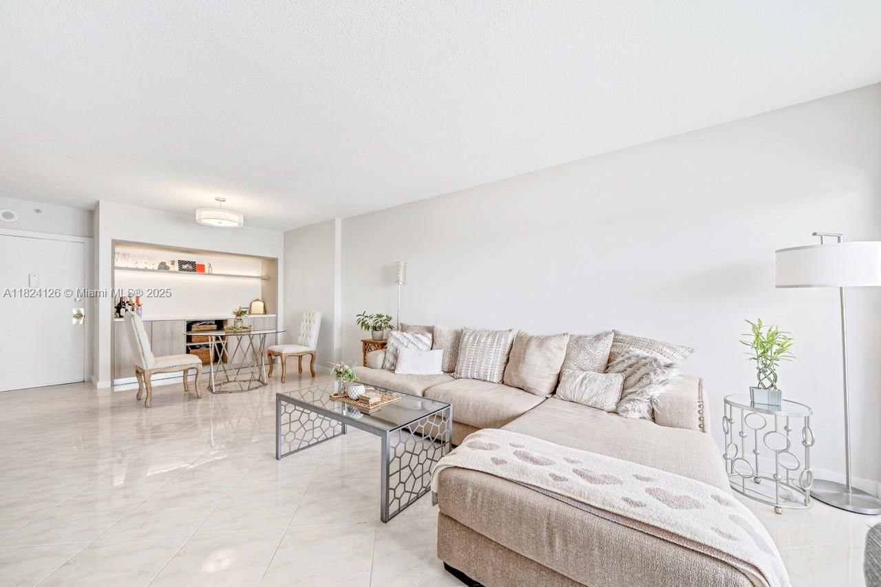 Real estate property located at 400 Kings Point Dr #1222, Miami-dade, Coastal Towers Condo, Sunny Isles Beach, FL