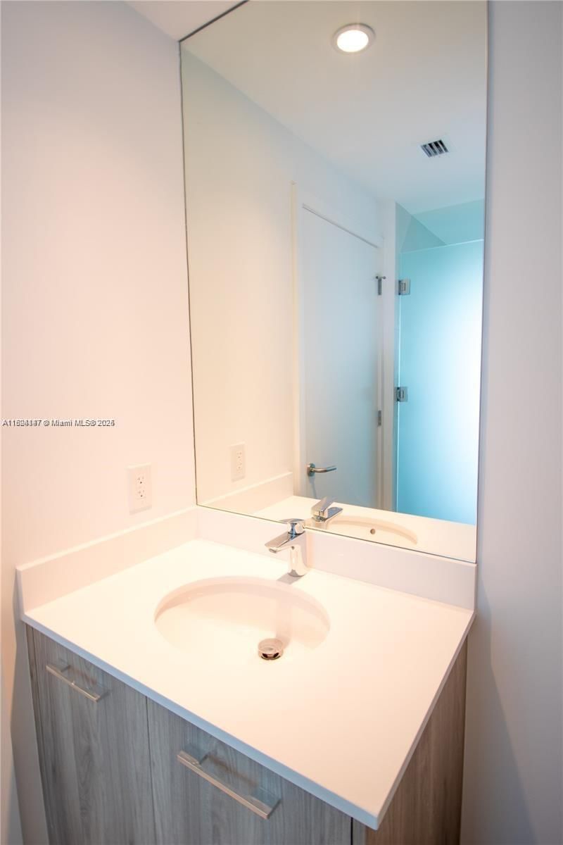 Real estate property located at 501 31st St #2005, Miami-dade, Paraiso Bayviews Condo, Miami, FL