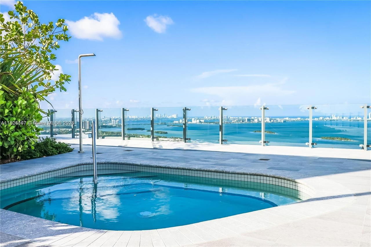 Real estate property located at 501 31st St #2005, Miami-dade, Paraiso Bayviews Condo, Miami, FL