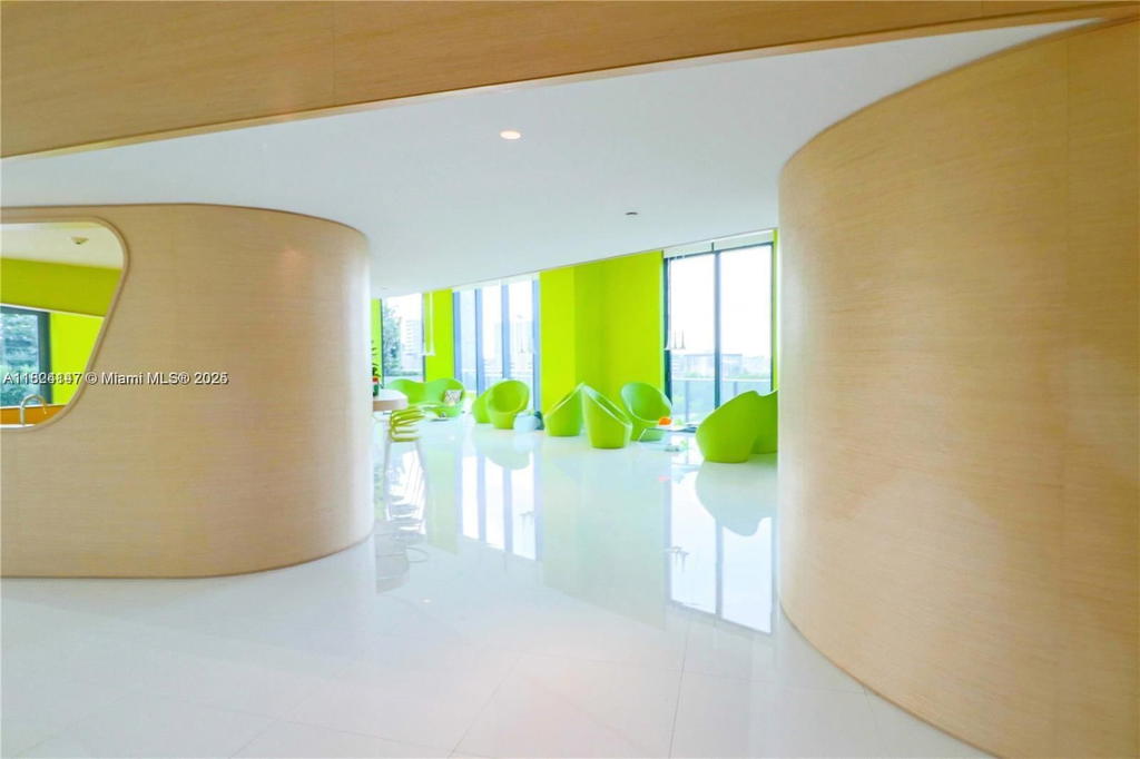 Real estate property located at 501 31st St #2005, Miami-dade, Paraiso Bayviews Condo, Miami, FL