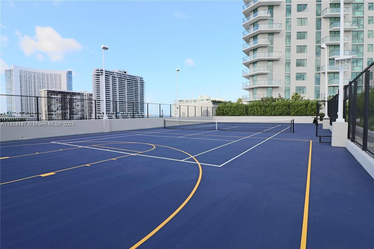 Real estate property located at 501 31st St #2005, Miami-dade, Paraiso Bayviews Condo, Miami, FL
