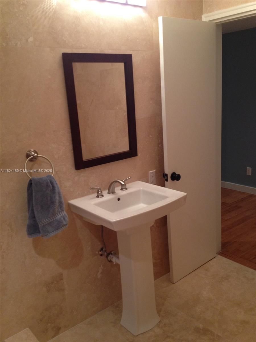 Real estate property located at 324 La Villa Dr, Miami-dade, Rev Pl Sec 2 Cc Estates, Miami Springs, FL