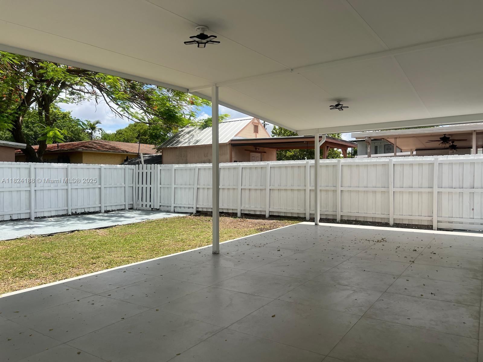 Real estate property located at 2368 / 2370 33rd St, Miami-dade, New Haven Sub, Miami, FL