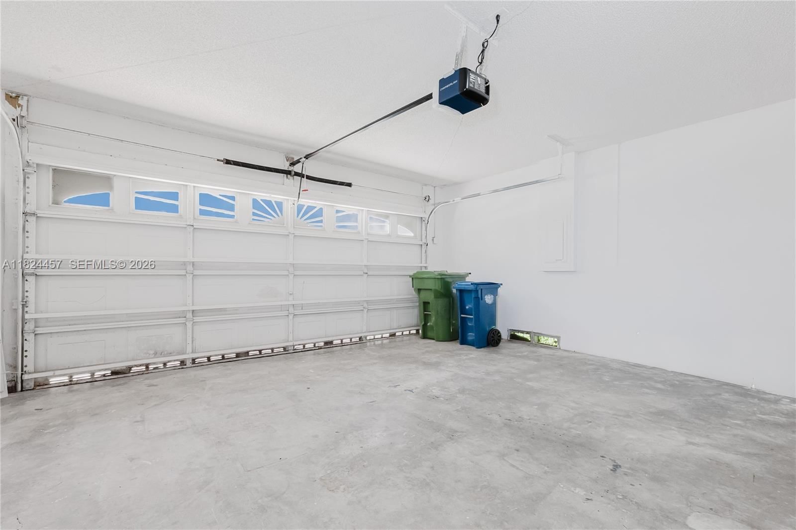 Real estate property located at 922 Falling Water Rd, Broward, Sector 4 North, Weston, FL