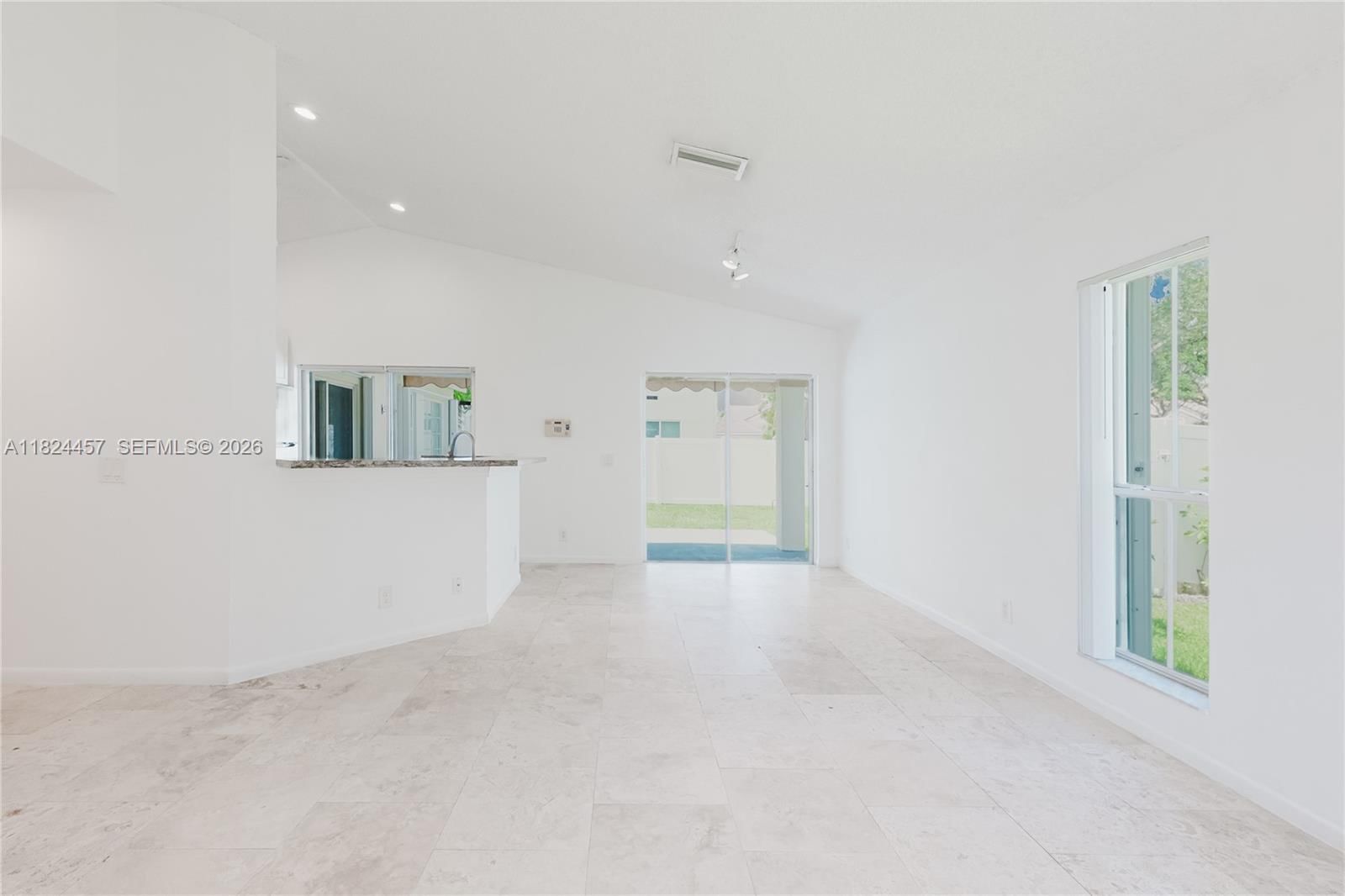Real estate property located at 922 Falling Water Rd, Broward, Sector 4 North, Weston, FL