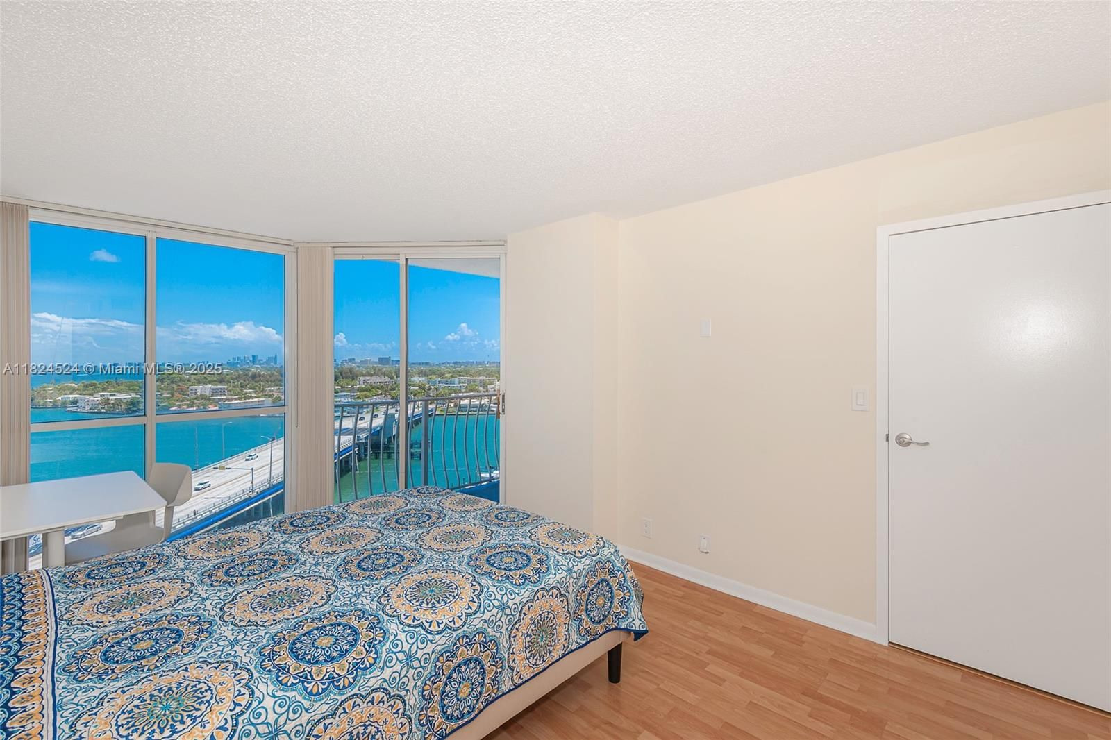 Real estate property located at 7601 Treasure Dr #1517, Miami-dade, The Grandview Palace Cond, North Bay Village, FL