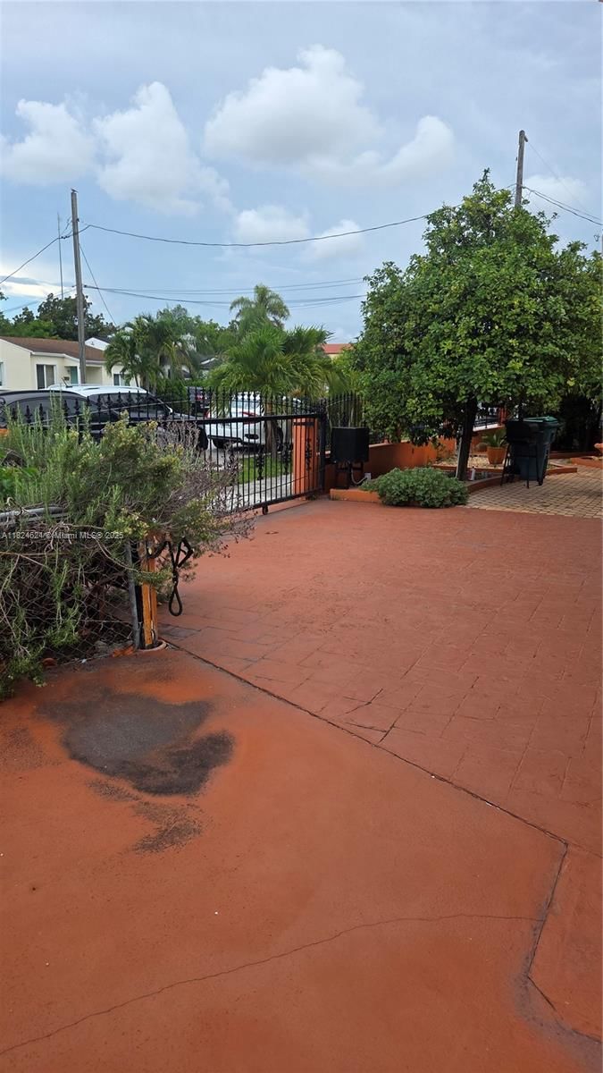 Real estate property located at 2327 1st St, Miami-dade, Boscoble, Miami, FL