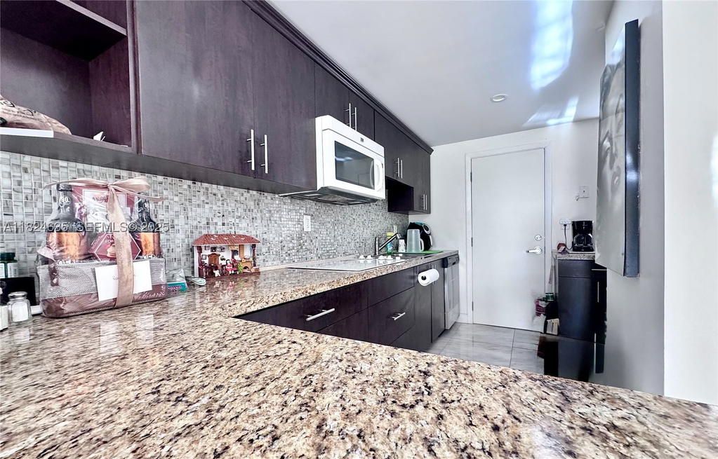 Real estate property located at 2930 Point East Dr E309, Miami-dade, Point East One Condo-bldg, Aventura, FL