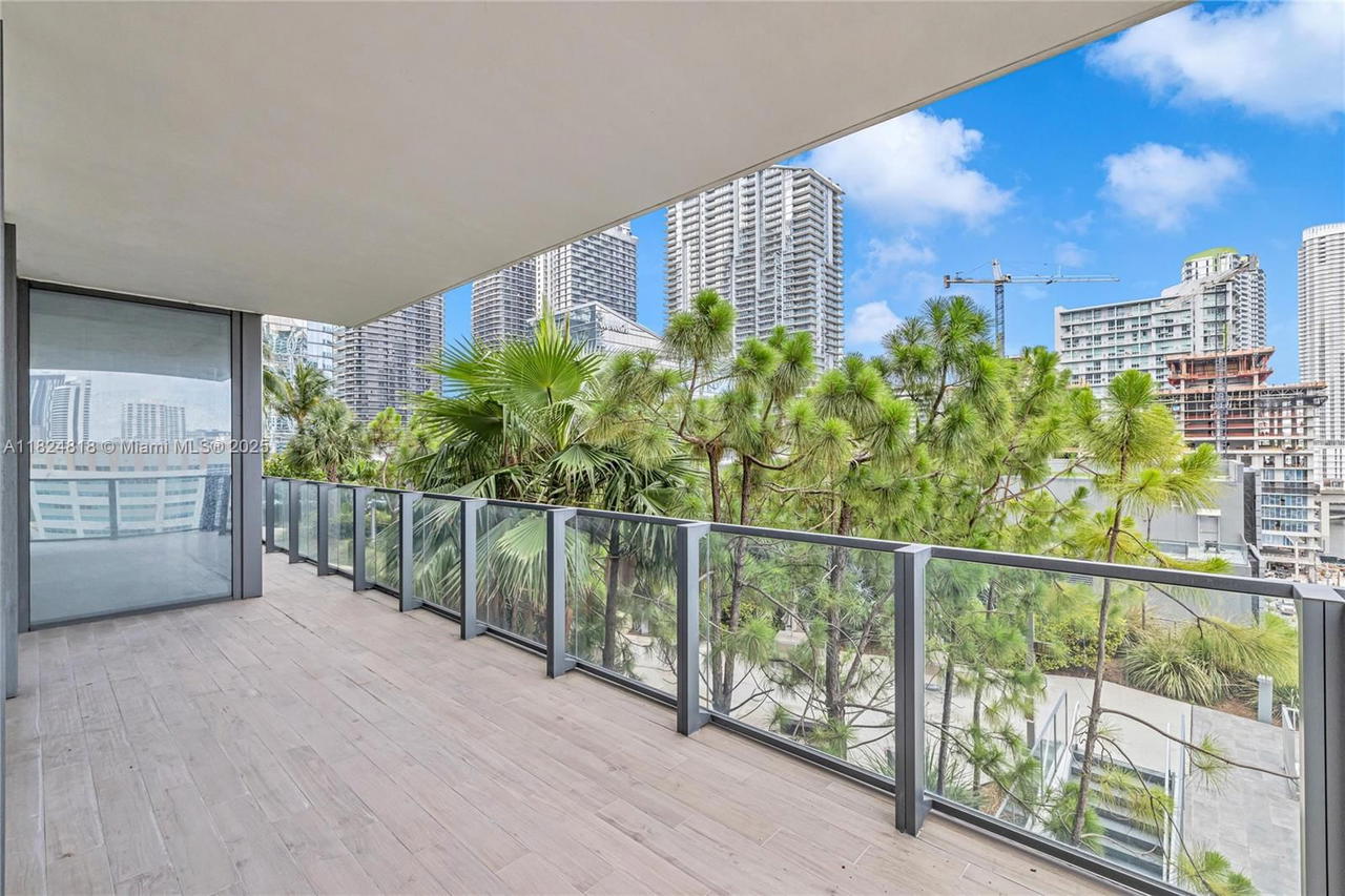 Real estate property located at 68 6th St #712, Miami-dade, Reach Condo, Miami, FL
