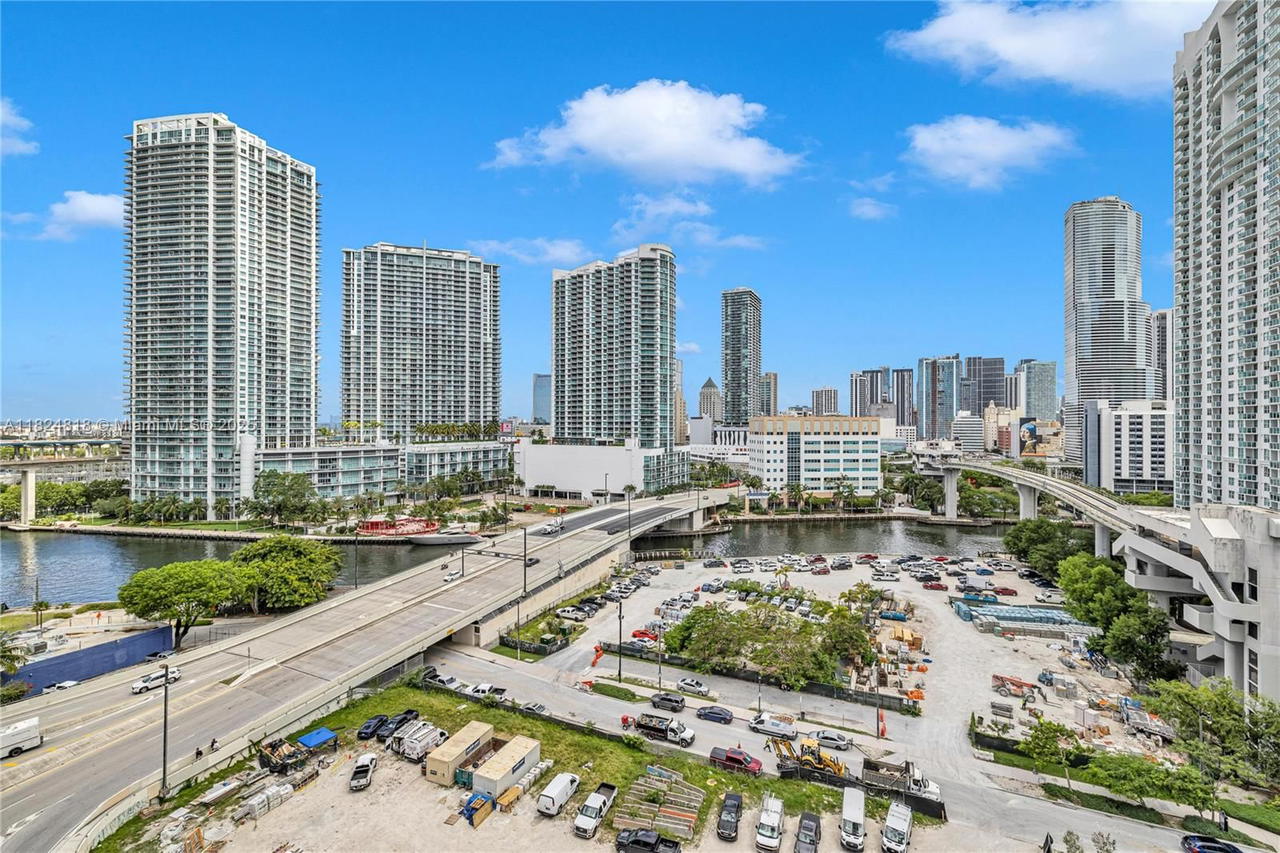 Real estate property located at 68 6th St #712, Miami-dade, Reach Condo, Miami, FL