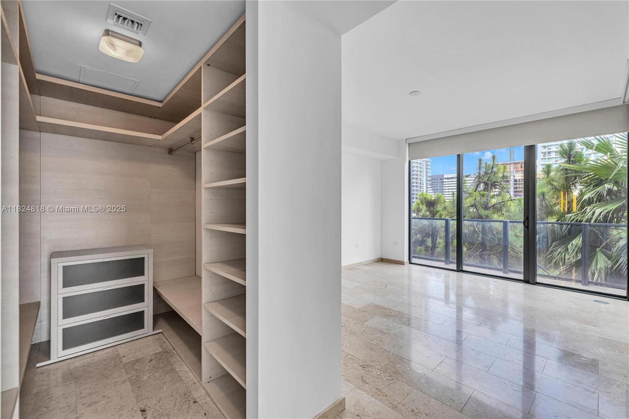 Real estate property located at 68 6th St #712, Miami-dade, Reach Condo, Miami, FL