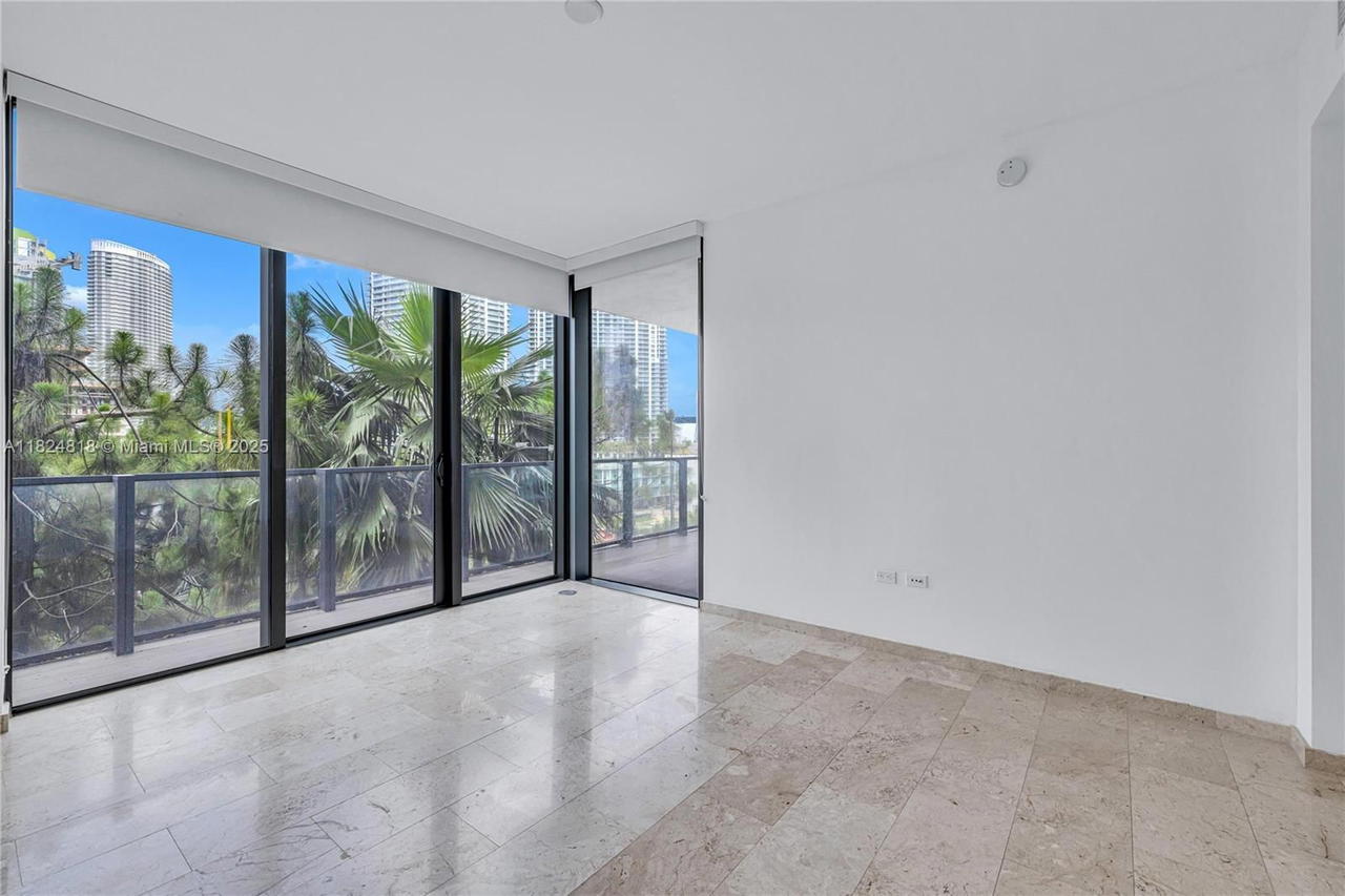 Real estate property located at 68 6th St #712, Miami-dade, Reach Condo, Miami, FL