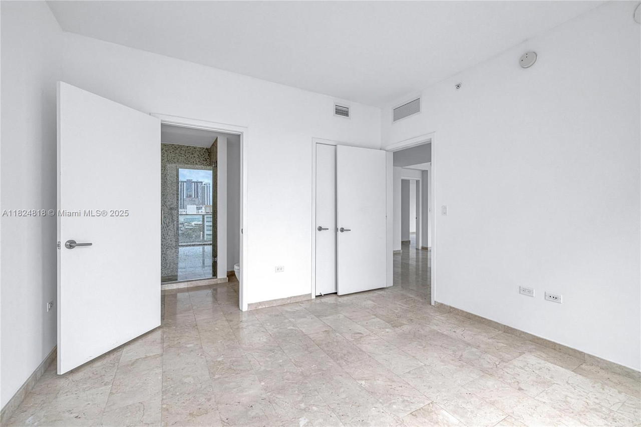 Real estate property located at 68 6th St #712, Miami-dade, Reach Condo, Miami, FL