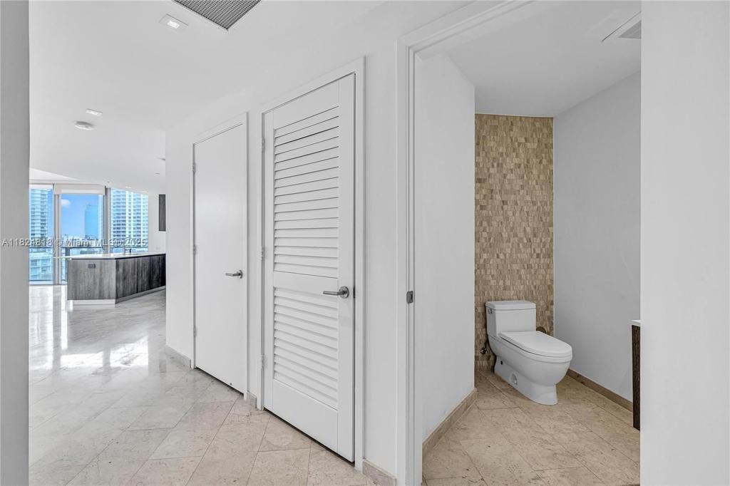 Real estate property located at 68 6th St #712, Miami-dade, Reach Condo, Miami, FL