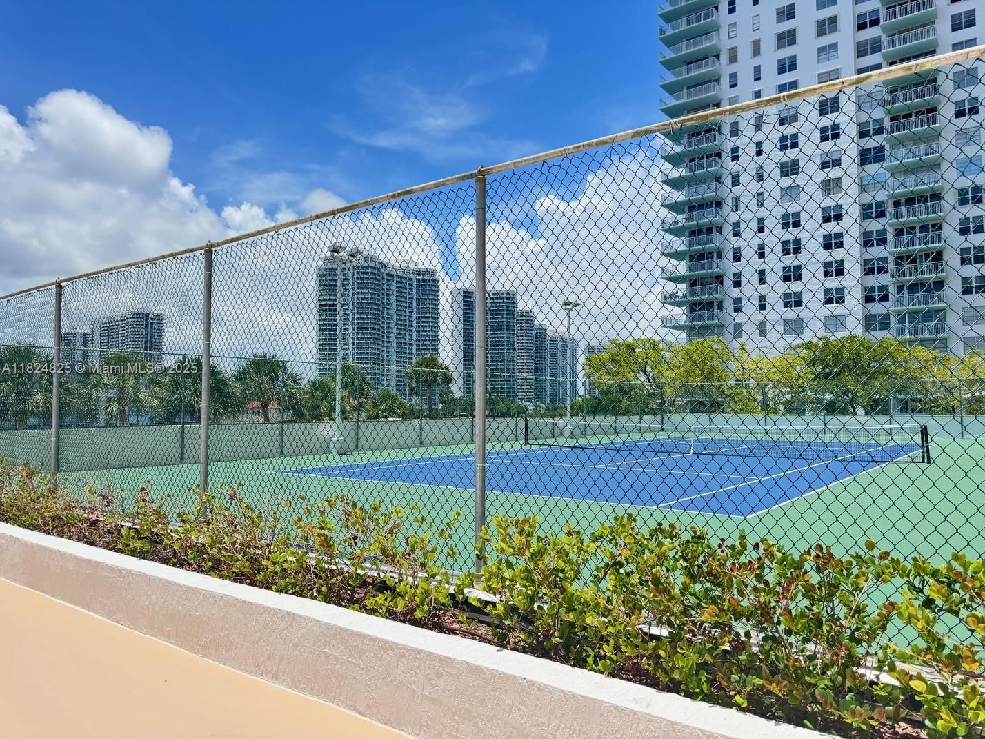 Real estate property located at 290 174th St #316, Miami-dade, Winston Towers 700 Condo, Sunny Isles Beach, FL