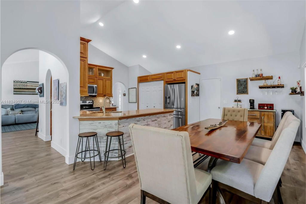 Real estate property located at 15904 Wind Cir, Broward, New River Estates Sec 2, Sunrise, FL