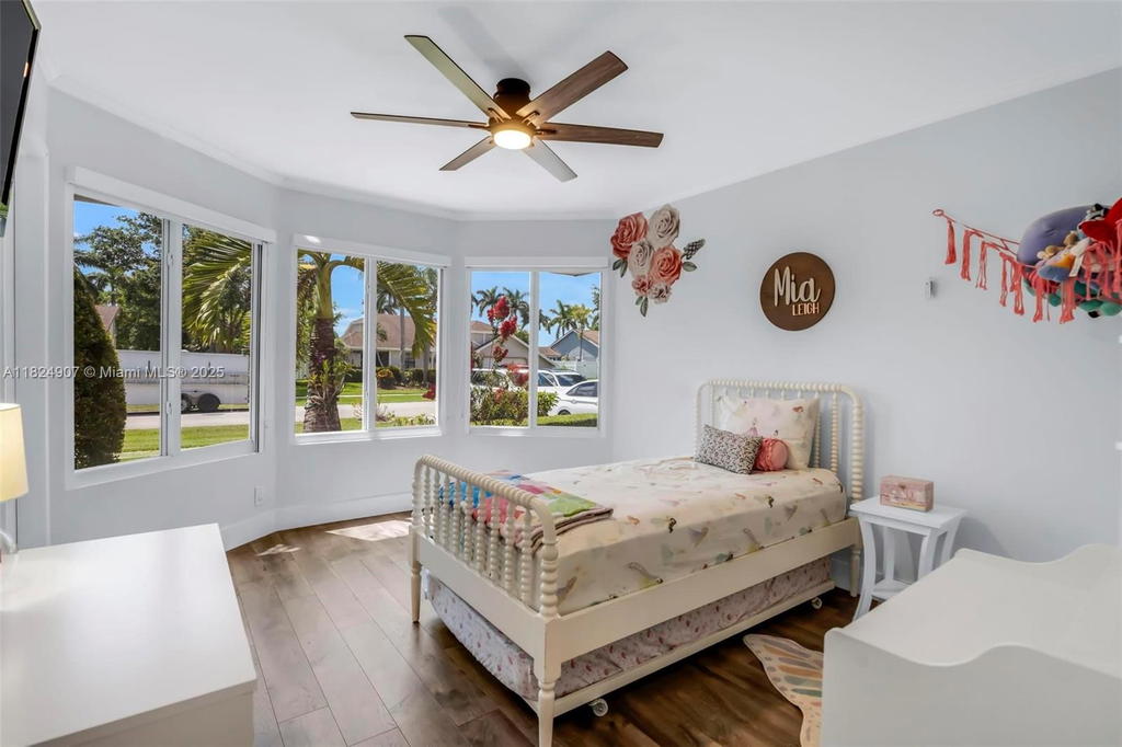 Real estate property located at 15904 Wind Cir, Broward, New River Estates Sec 2, Sunrise, FL