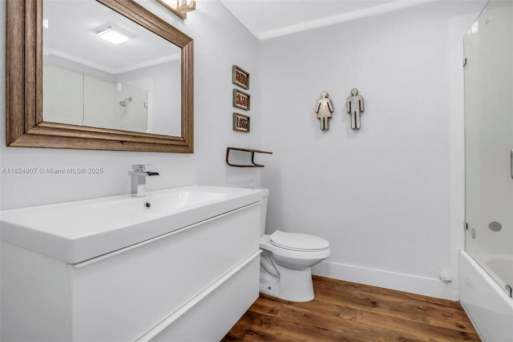 Real estate property located at 15904 Wind Cir, Broward, New River Estates Sec 2, Sunrise, FL