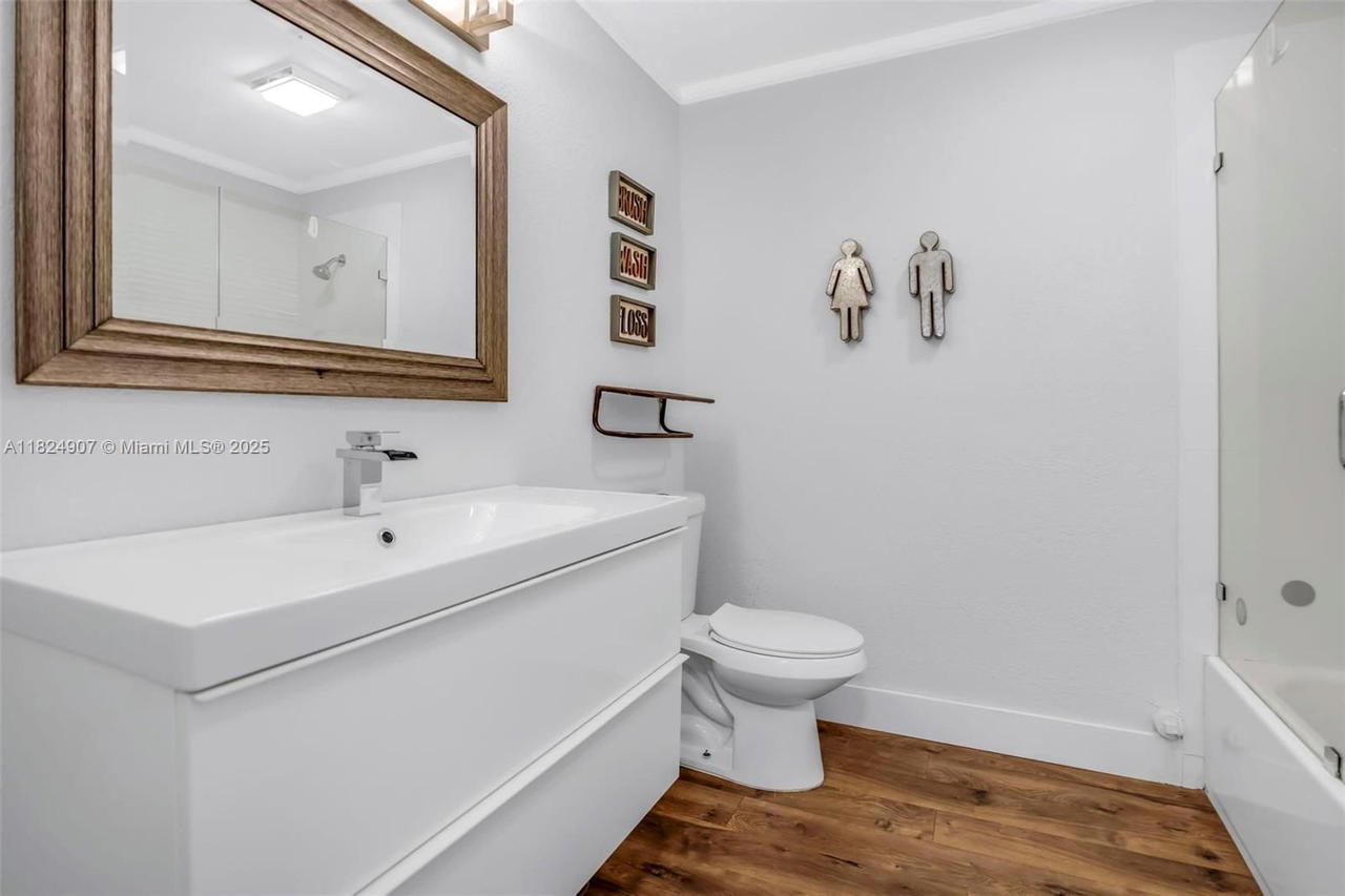 Real estate property located at 15904 Wind Cir, Broward, New River Estates Sec 2, Sunrise, FL