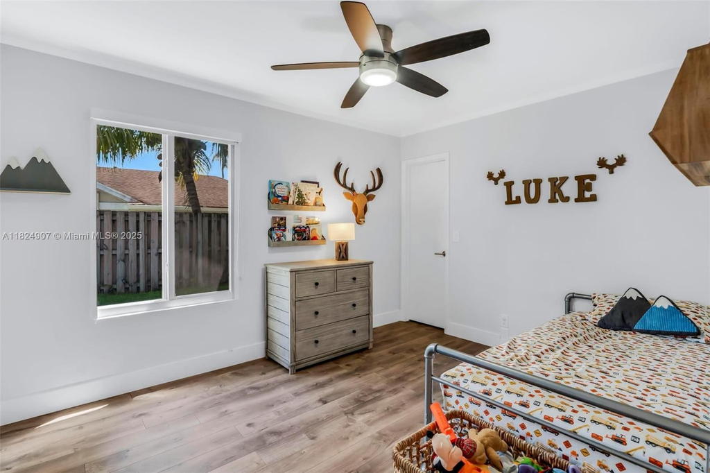 Real estate property located at 15904 Wind Cir, Broward, New River Estates Sec 2, Sunrise, FL