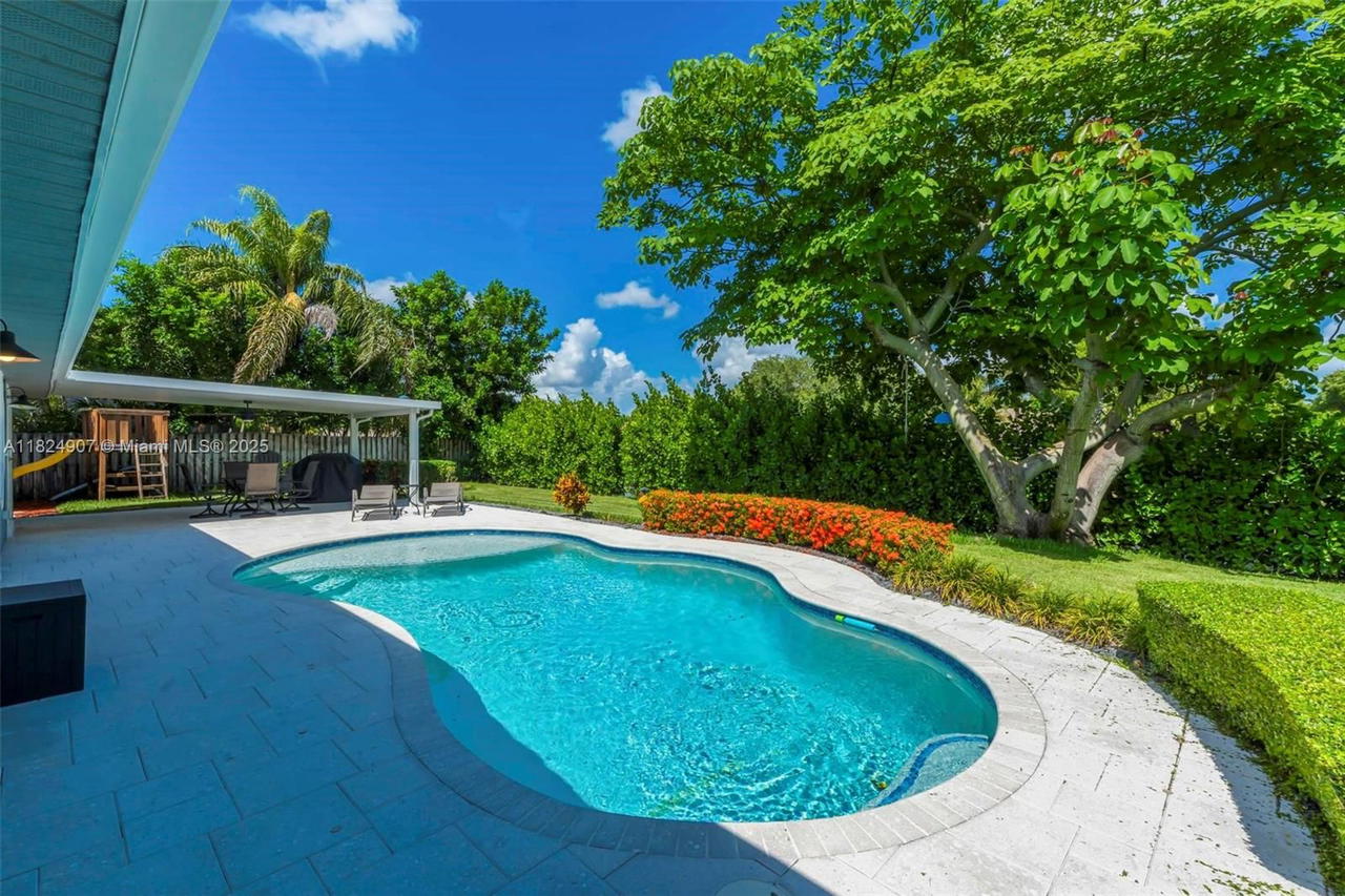 Real estate property located at 15904 Wind Cir, Broward, New River Estates Sec 2, Sunrise, FL