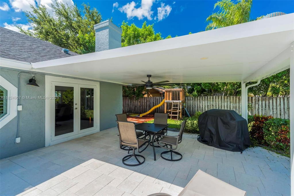 Real estate property located at 15904 Wind Cir, Broward, New River Estates Sec 2, Sunrise, FL