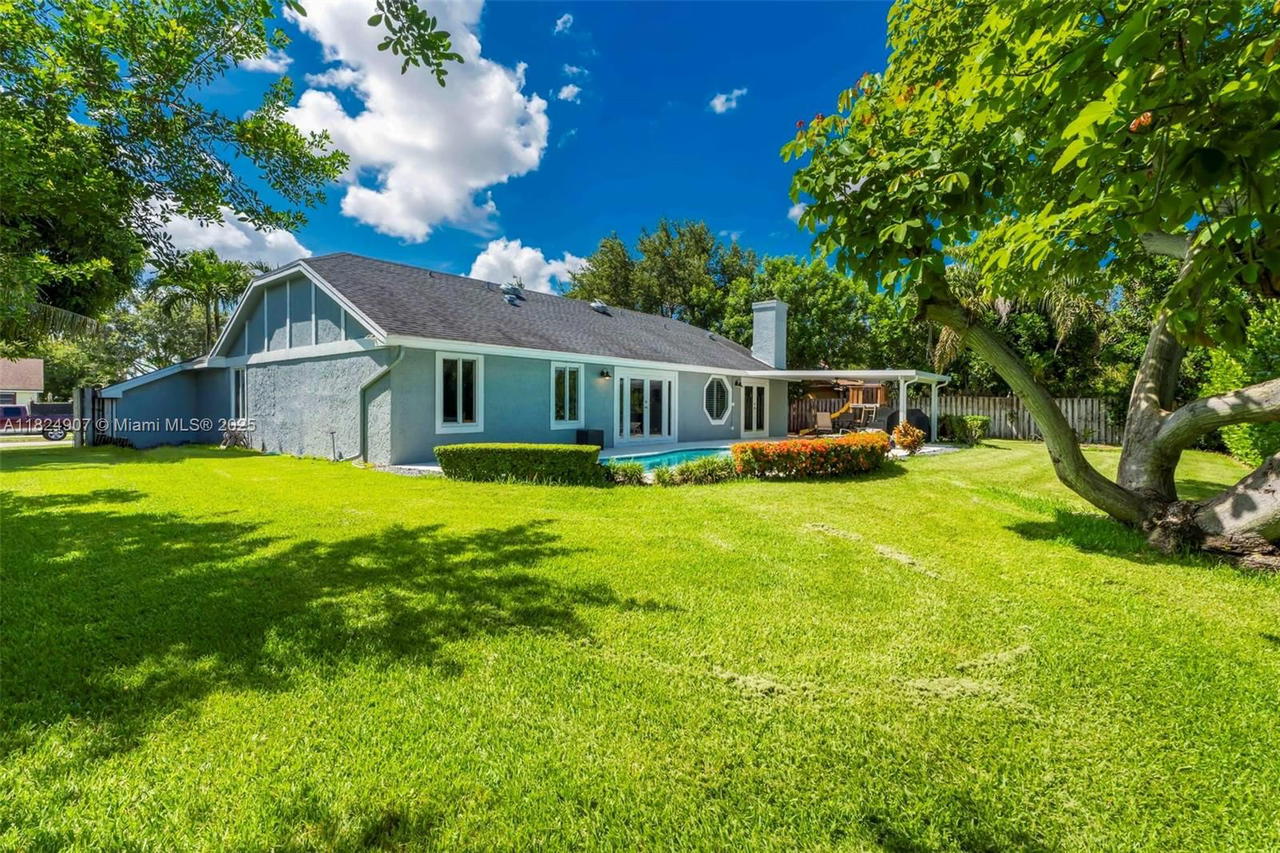 Real estate property located at 15904 Wind Cir, Broward, New River Estates Sec 2, Sunrise, FL