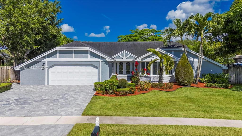 Real estate property located at 15904 Wind Cir, Broward, New River Estates Sec 2, Sunrise, FL