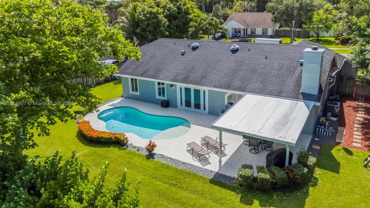 Real estate property located at 15904 Wind Cir, Broward, New River Estates Sec 2, Sunrise, FL