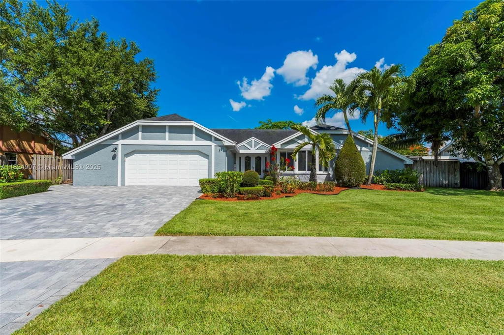 Real estate property located at 15904 Wind Cir, Broward, New River Estates Sec 2, Sunrise, FL