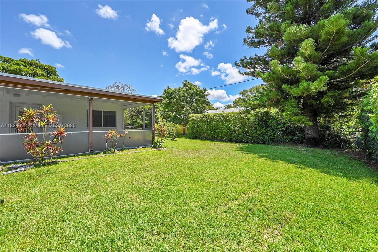 Real estate property located at 8301 37th St, Broward, Coral Springs Ii, Coral Springs, FL