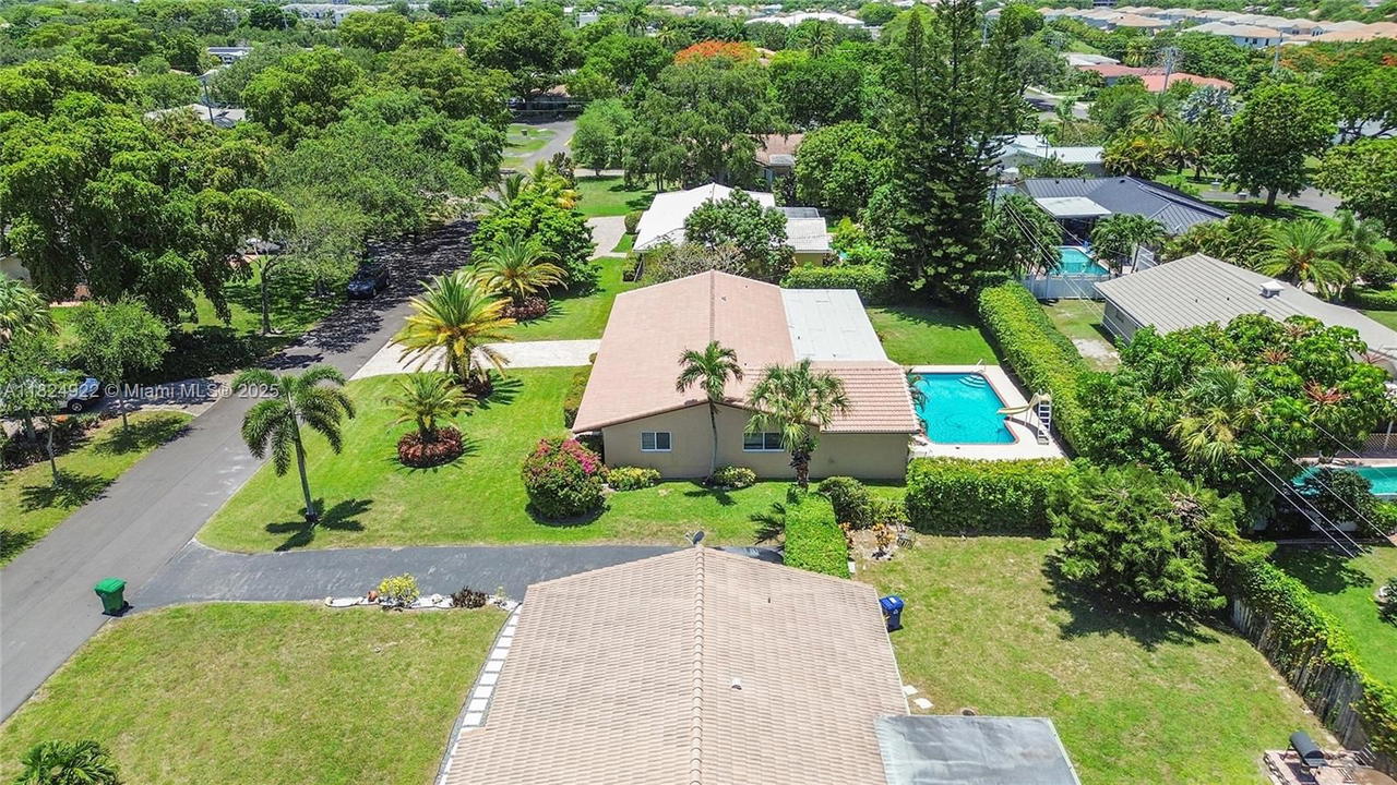 Real estate property located at 8301 37th St, Broward, Coral Springs Ii, Coral Springs, FL