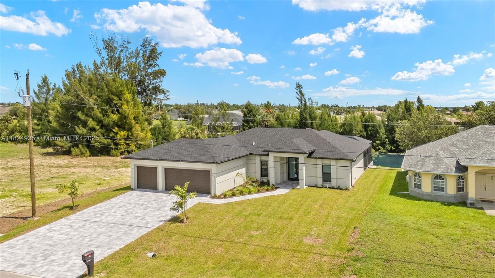 Real estate property located at 225 8th Terr, Lee, Cape Coral, Cape Coral, FL