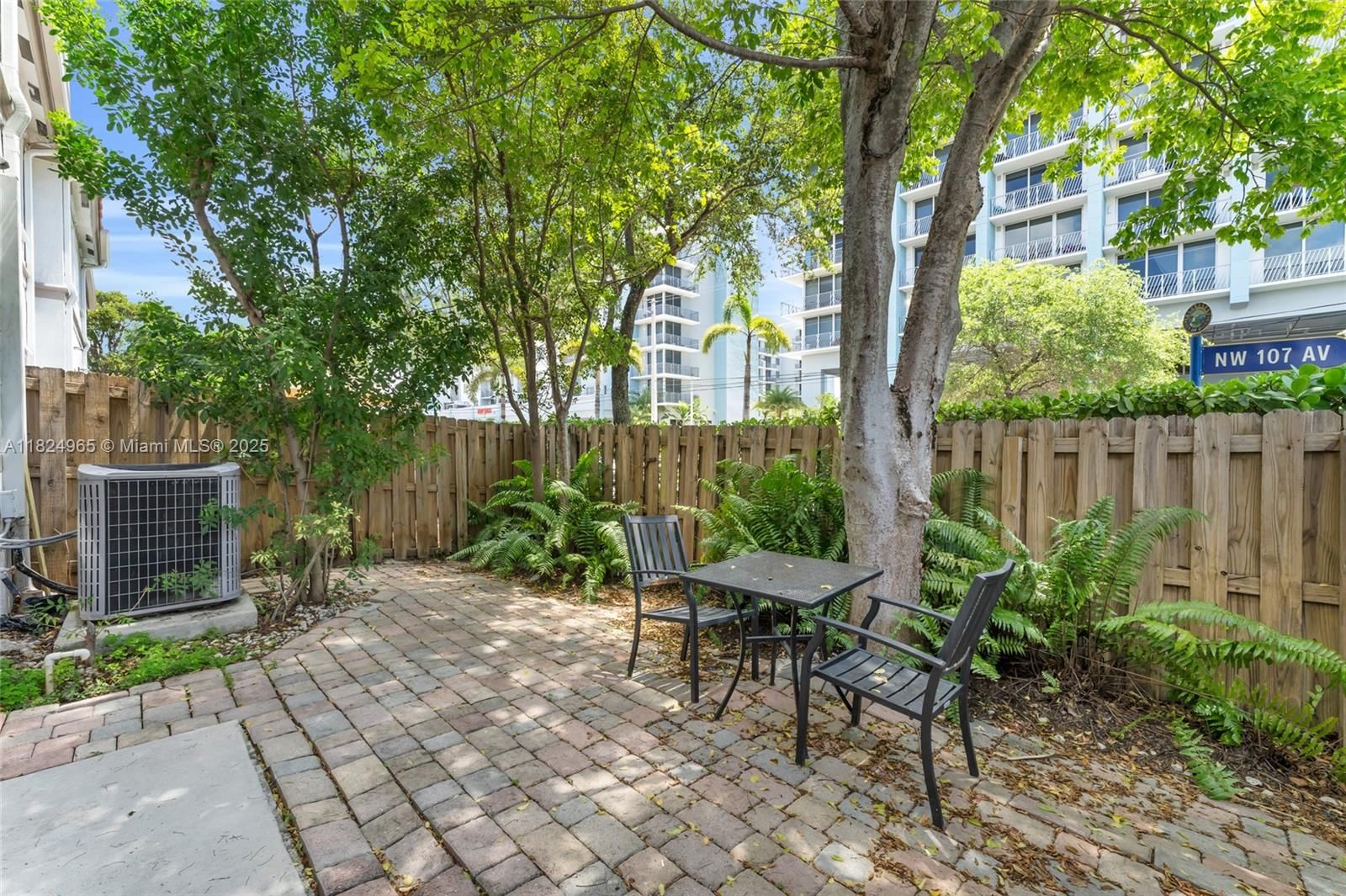 Real estate property located at 8081 107th Ct, Miami-dade, Islands At Doral 1st Addn, Doral, FL