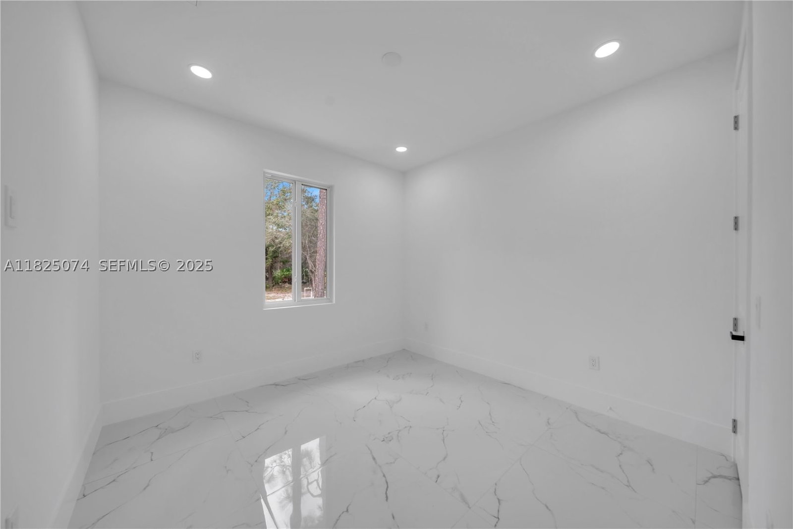 Real estate property located at 1215 Fitch Ave, Lee, Leehigh Acres, Lehigh Acres, FL