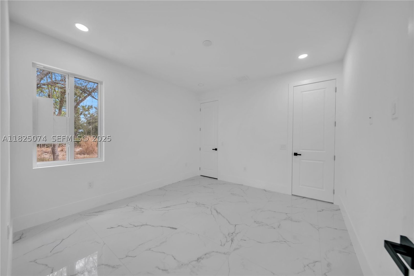 Real estate property located at 1215 Fitch Ave, Lee, Leehigh Acres, Lehigh Acres, FL