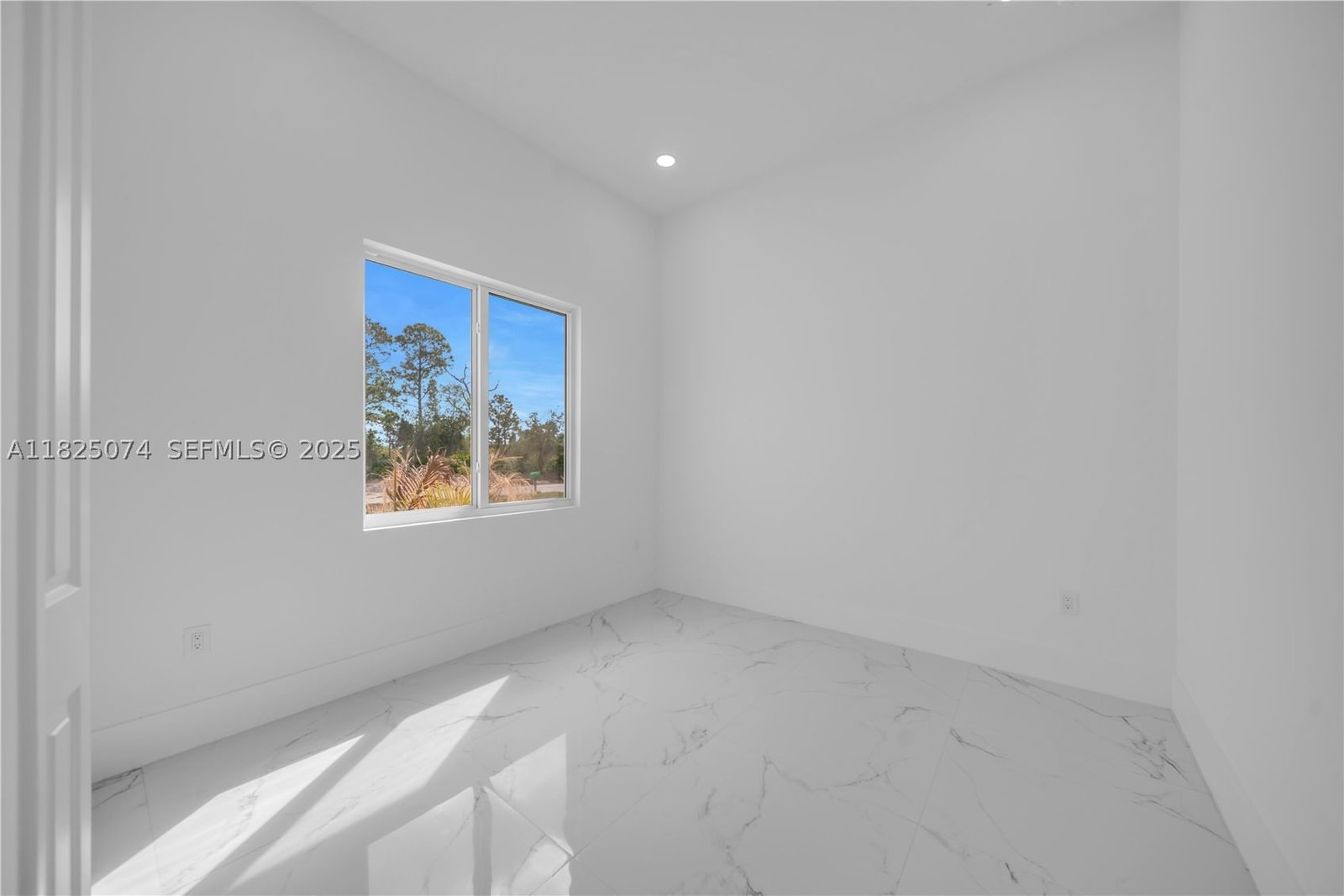 Real estate property located at 1215 Fitch Ave, Lee, Leehigh Acres, Lehigh Acres, FL